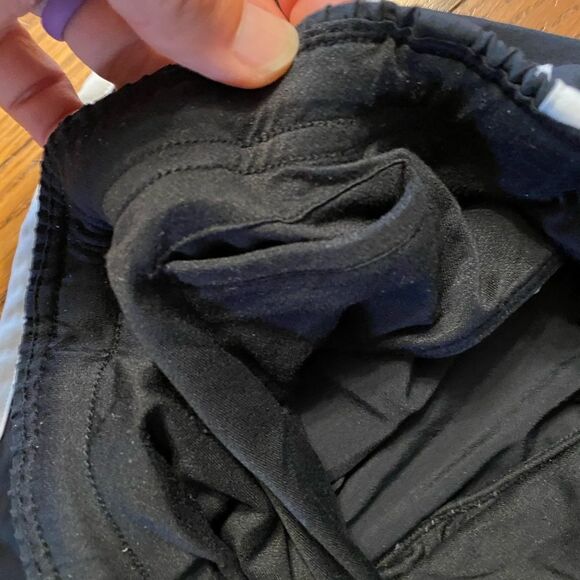 Under armour black cropped leggings and running shorts combo pack - Picture 4 of 9